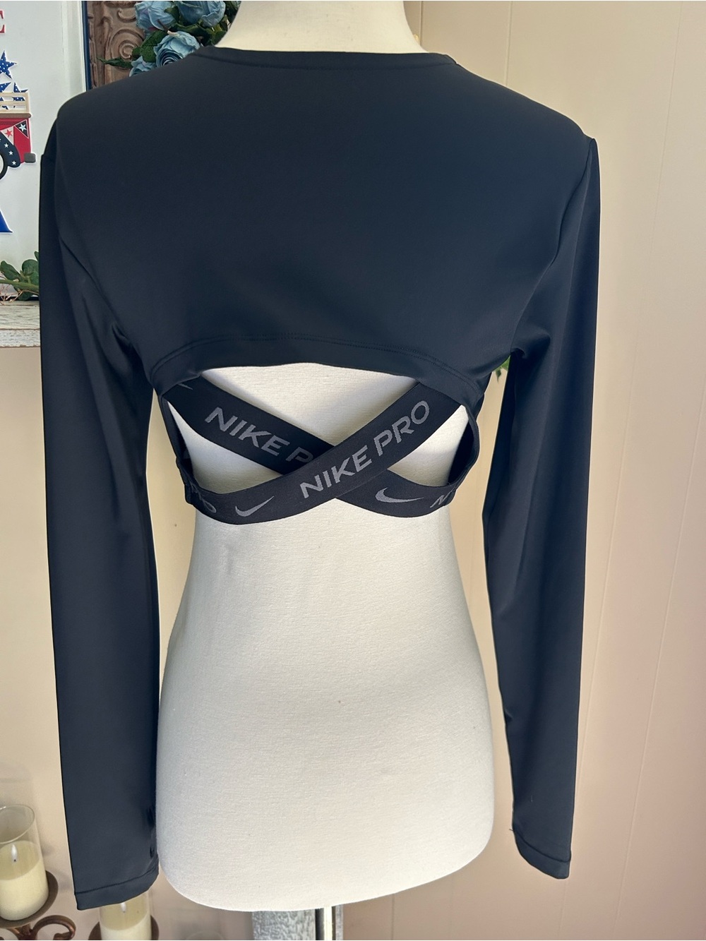 Nike Pro Black Long-Sleeve Performance Crop Top with Swoosh - Picture 6 of 11